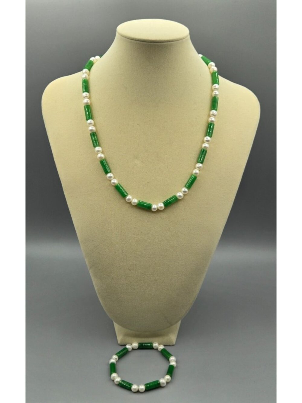 Natural White Freshwater Pearl 7-8mm, 15 x 6mm Green Jade Necklace Bracelet Set